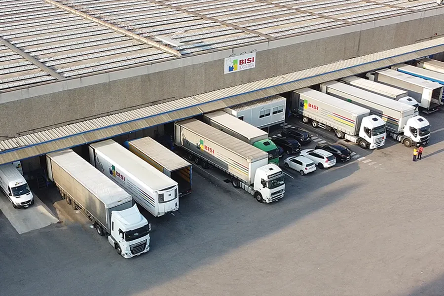 Chi simao – partenza camion merci Parcheggio camion merci bisi-logistica